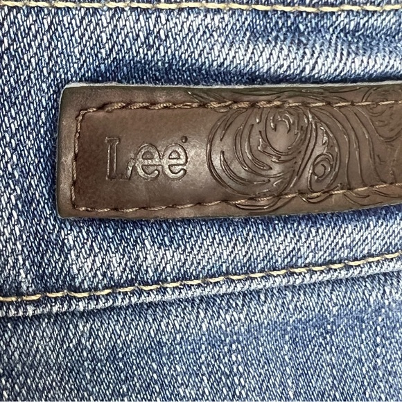 Lee Size 8 Petite Classic Fit 1889 Straight Leg Blue Medium Wash Jeans - Picture 10 of 14